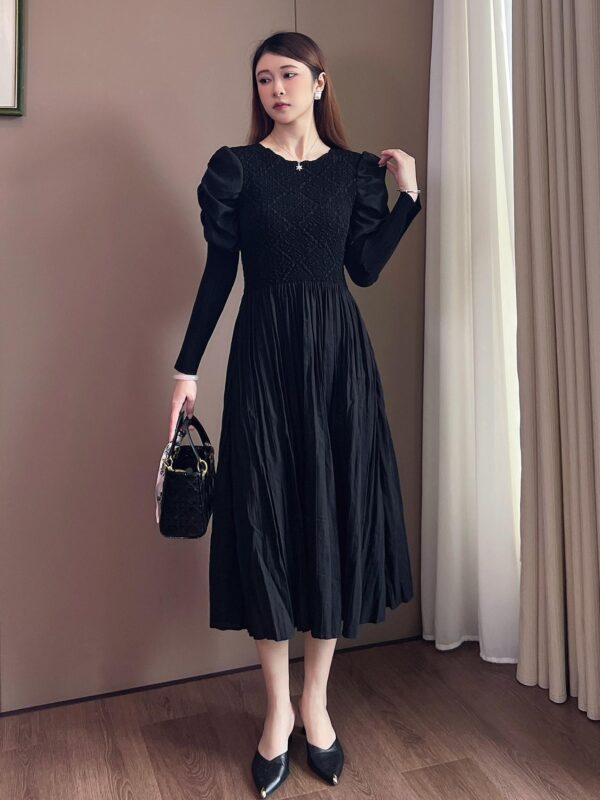 Round Neck Slimming Long Sleeve Solid Color Dress - Image 6